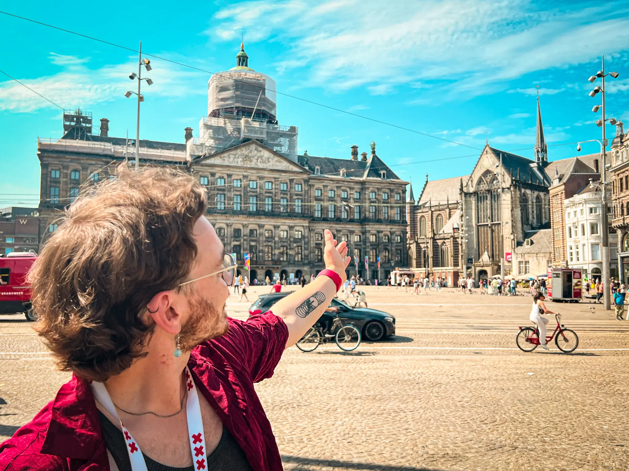 Who Is amsterdam Tour s - Hello Amsterdam Walking Tour Guide showing Dam Square