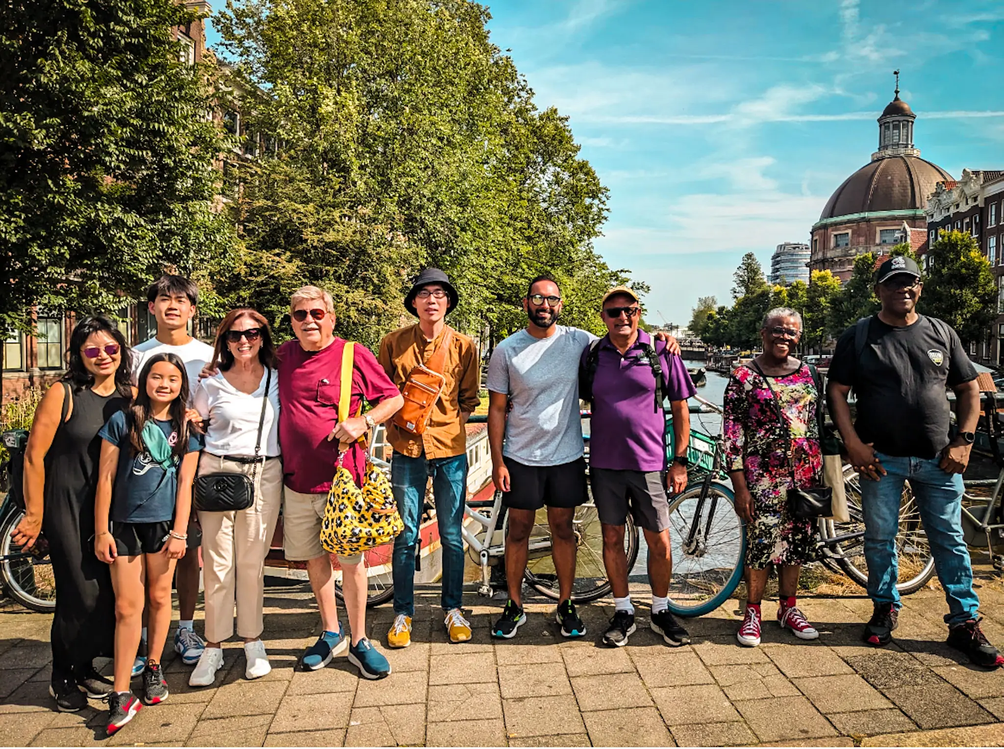 Hello Amsterdam Walking Tour - Summer group canal