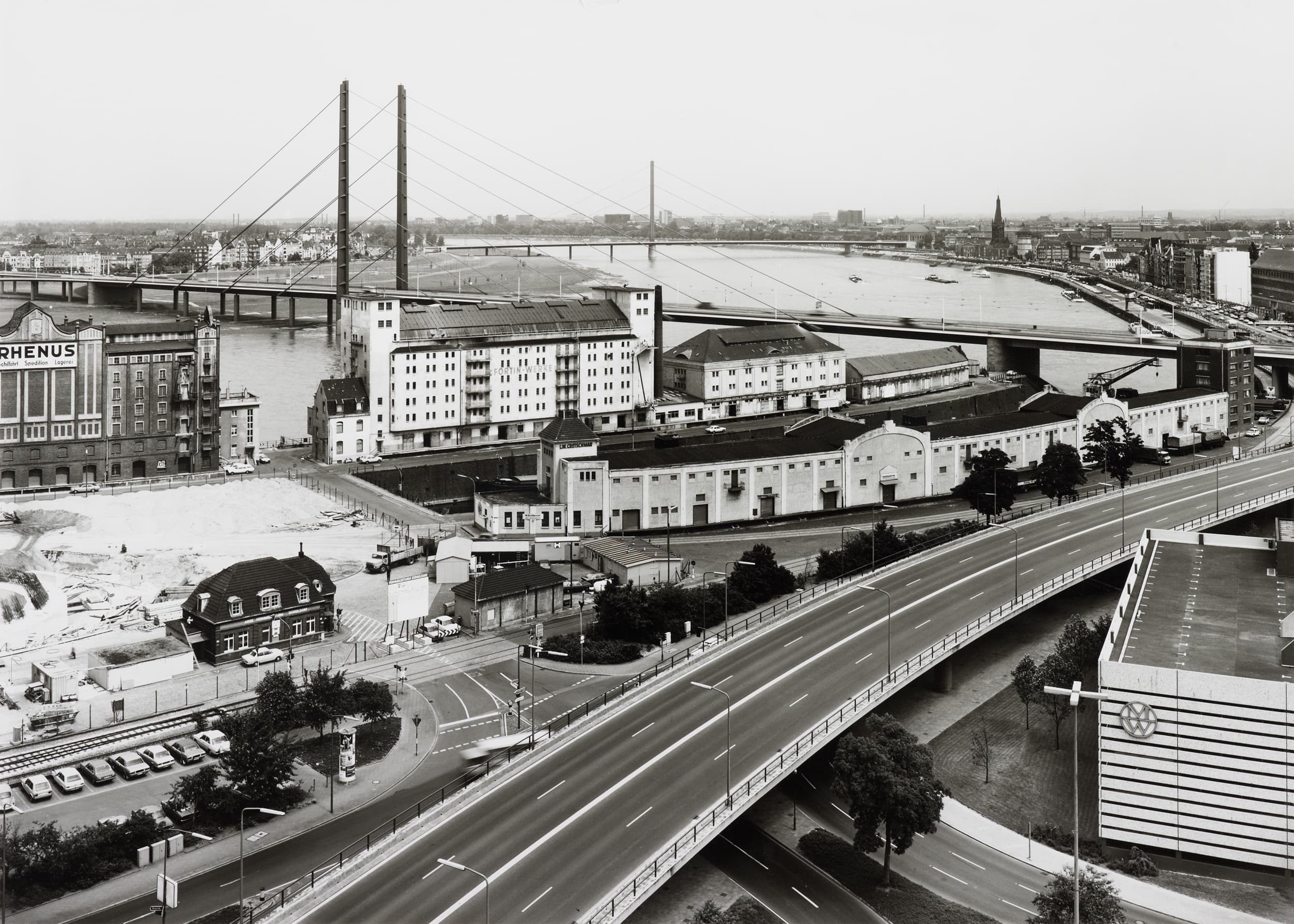 Thomas Struth Rheinhafen / Rhine harbor (Berger Hafen v. d. VHS / from Adult education center), Düsseldorf 1979 Aus der Serie / From the series „Rheinhafen / Rhine harbor Düsseldorf“, 1979–1981