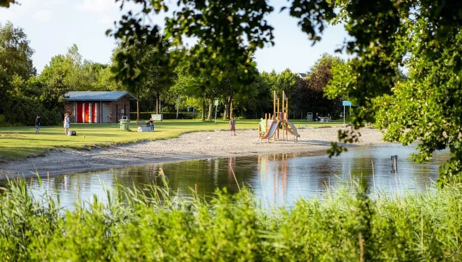 A small beach at the Toolenburgerplas in Hoofddorp