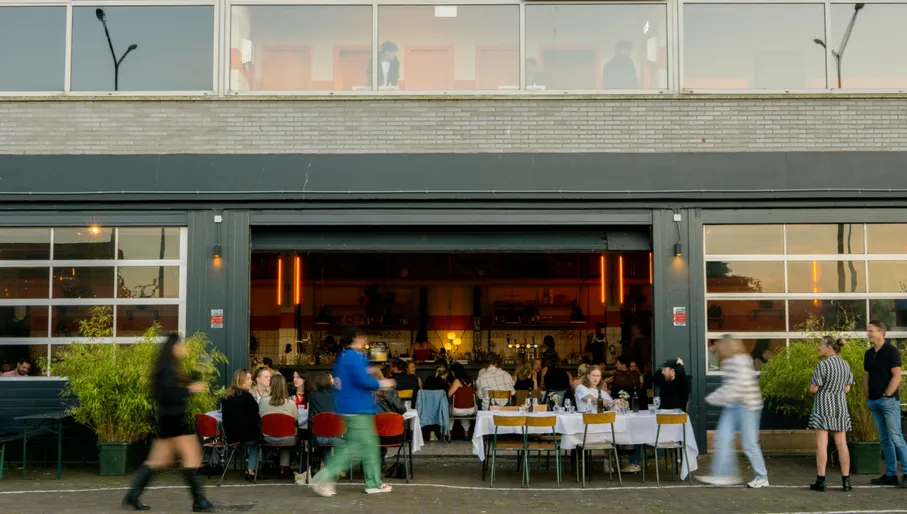 Bar Dancing Multipla terrace and exterior