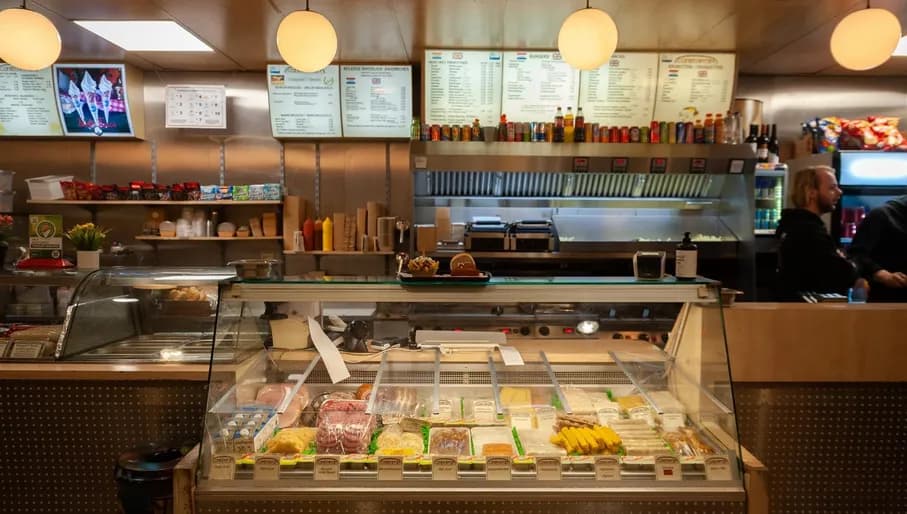 Interior of Snackbar Constantijn