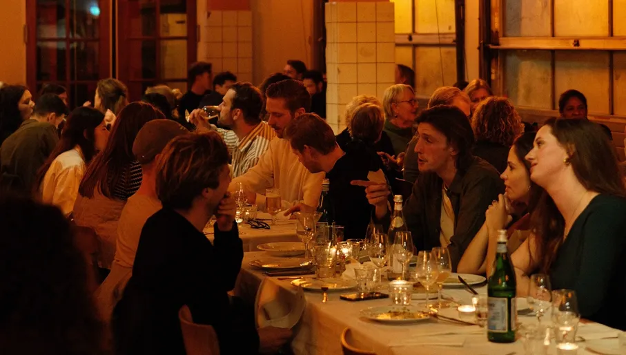 Bar Dancing Multipla people having dinner