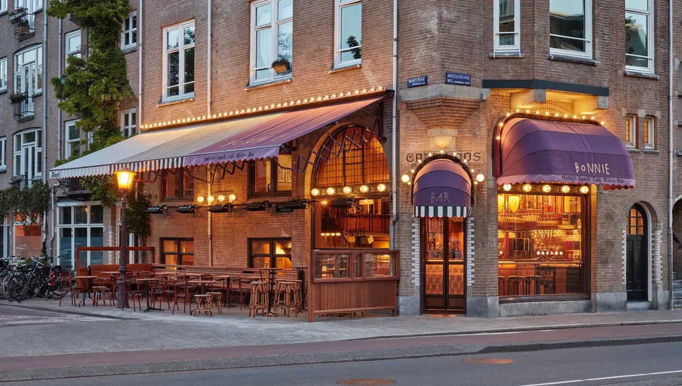 Bonnie café-bar exterior