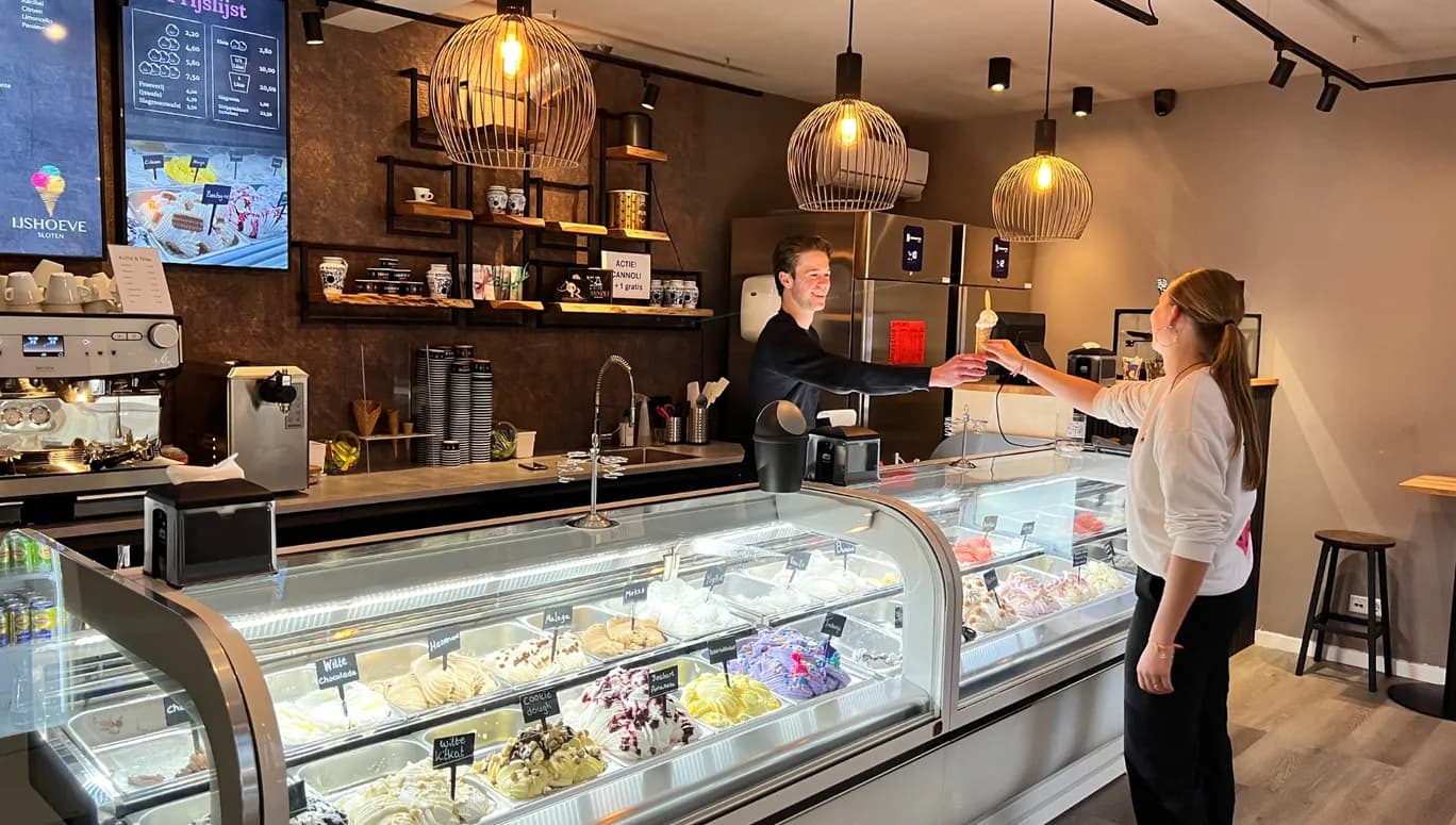 Ijshoeve Sloten ice cream shop interior