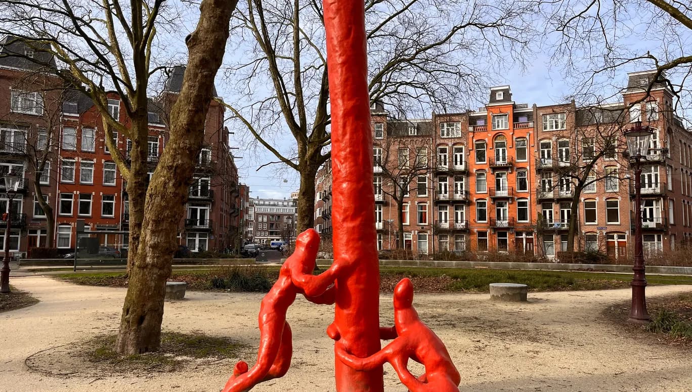 Fredrik Hendrikplantsoen red street art work by Joep van Lieshout.