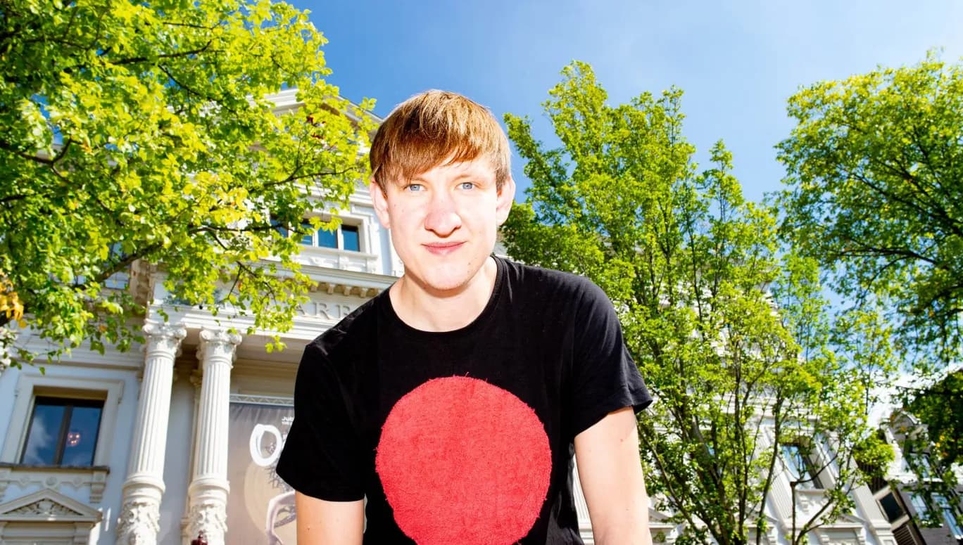 Audiovisual artist Nick Verstand in front of Koninklijk Theater Carré.