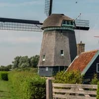 De Twiskemolen in Het Twiske is located between Landsmeer and Oostzaan.