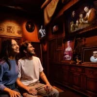 Rembrandt's Amsterdam Experience people posing