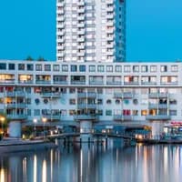 Panamalaan Apartment building