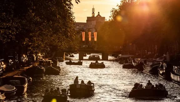 Grachtenfestival, on the canals