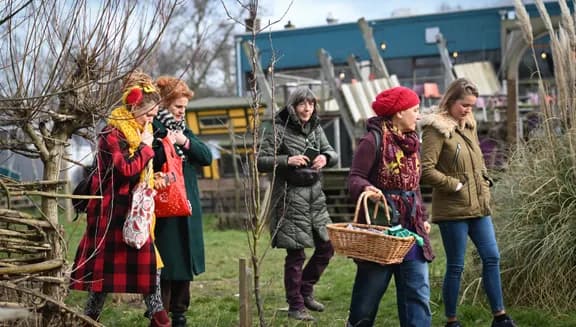 people walking inNoordoogst