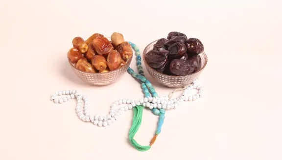 Iftar dates from Unsplash