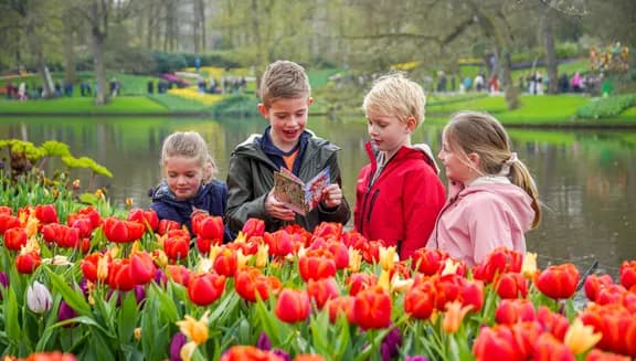 Children in flowers at Keukenhof