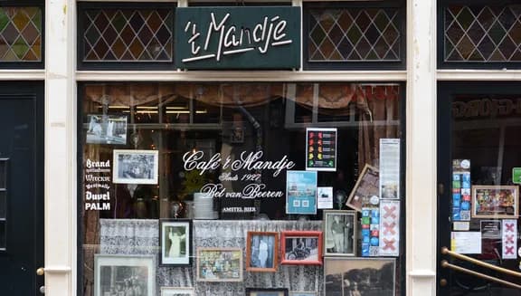 Cafe Het Mandje on the Zeedijk

A mention of the photographer is necessary, except for internal use of social media of amsterdam&partners