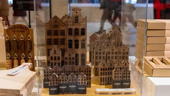 Foto's van de Store in December 2022 waarvan de kersttafel ook is meegenomen.