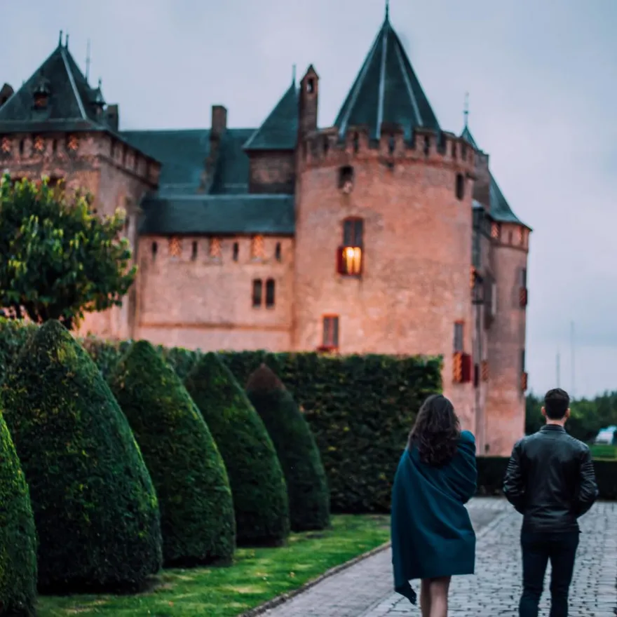 Couple in front of Muiderslot