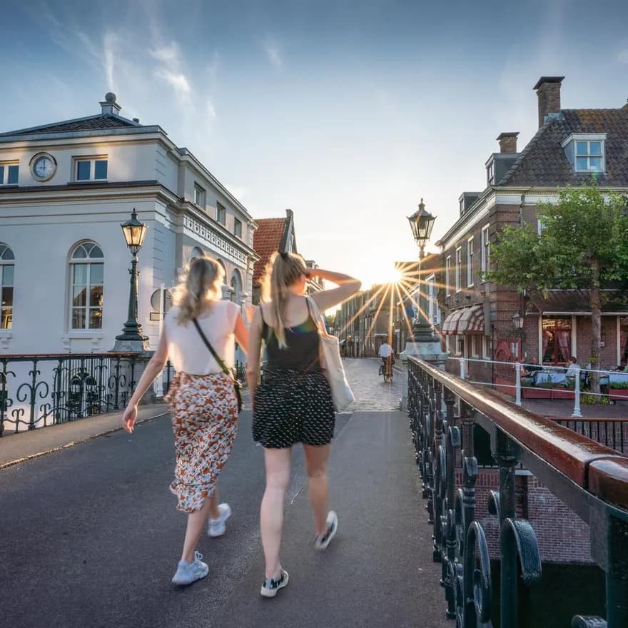 Women walking at the Muiden center