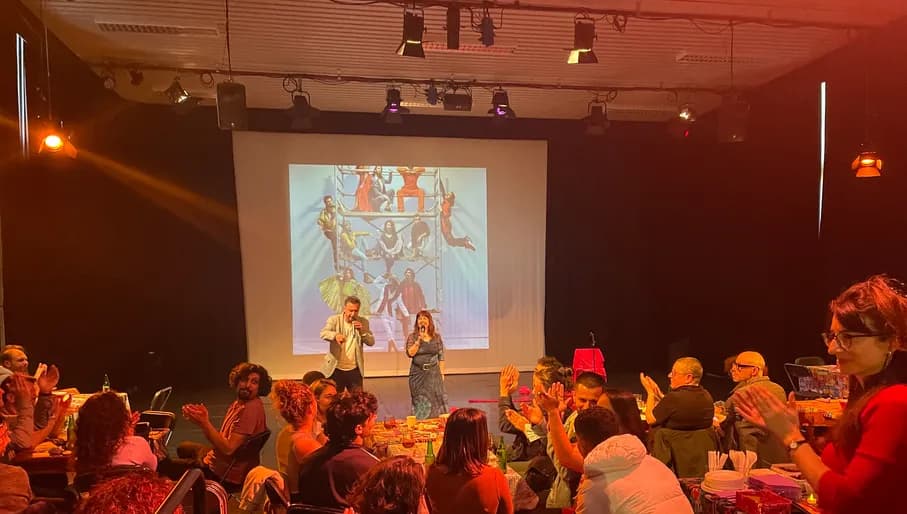 ZID Theater people in theatre hall