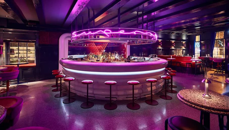 SuperLyan cocktailbar interior