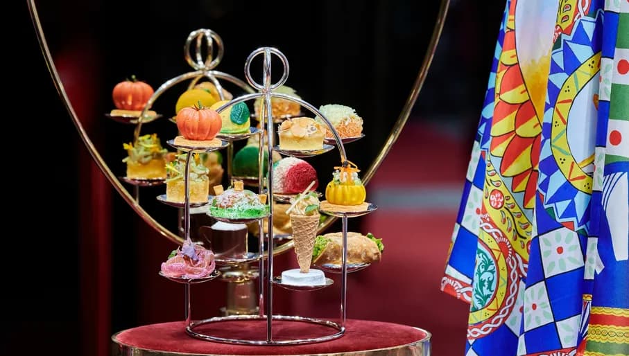 Peacock Alley, Waldorf Astoria afternoon tea