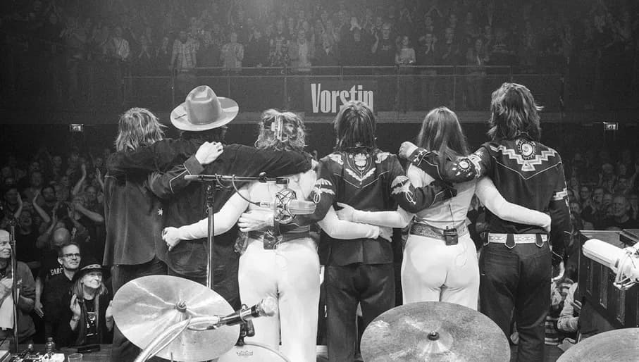 De Vorstin live performance of De Wolff