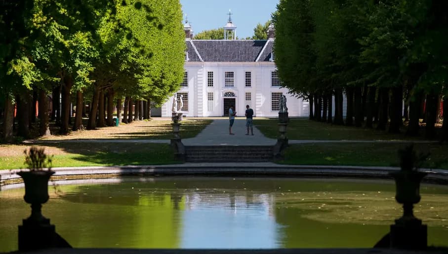 The pond of countryhouse Beeckestijn in Velsen-Zuid.