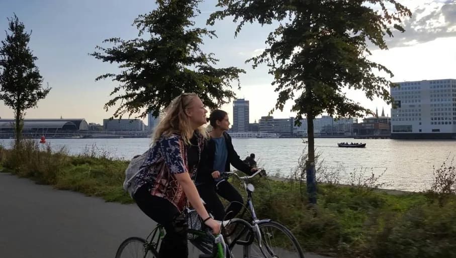 De echte Amsterdammer - Anouschka Trauschke