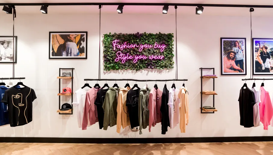 Collect the Label streetwear clothes store on Heiligeweg