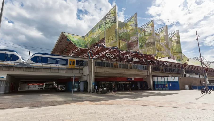 Almere train station