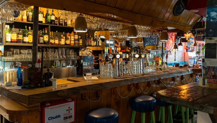 Oceaan café-restaurant bar