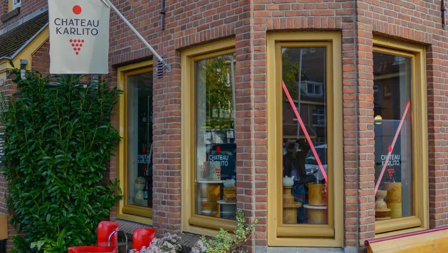 Karlito wineshop exterior