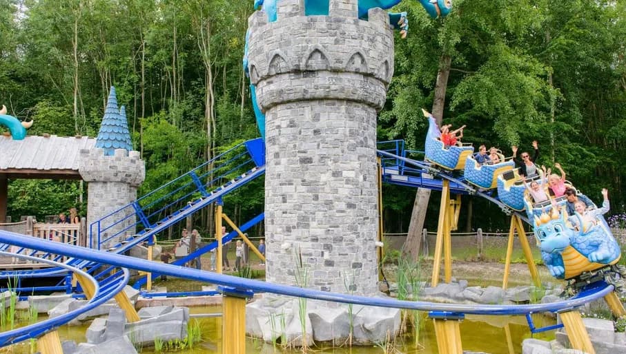 Oud Valkeveen is a play park, play ground. this amusement park has rollercoasters for kids