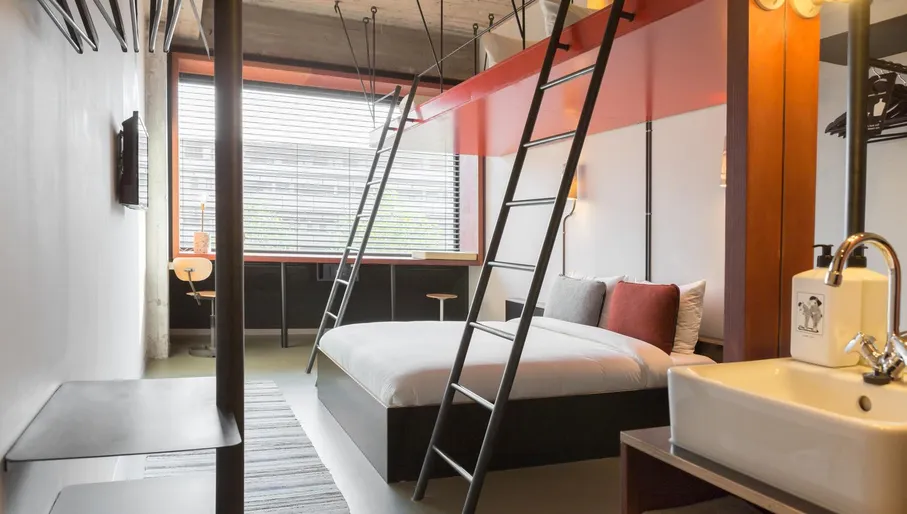 L room at Volkshotel