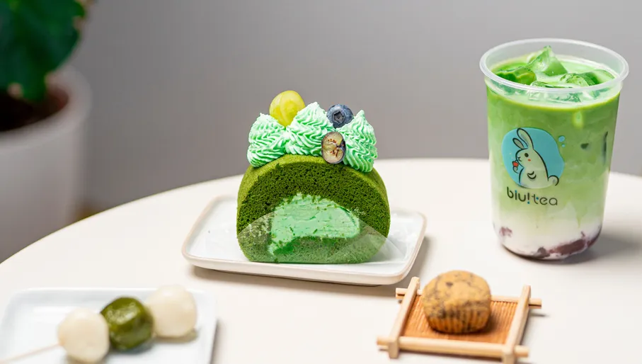 Biu!Tea matcha cake and bubble tea