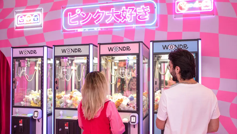 WONDR Experience people playing arcades