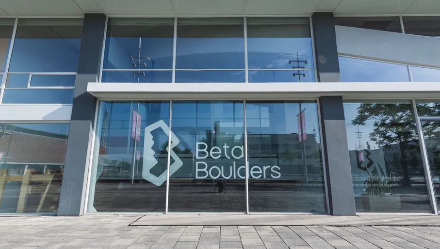 Entrance of Beta Boulders