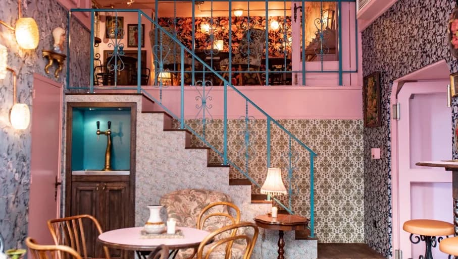 Café De Jeugd, Bar Lellebel interior