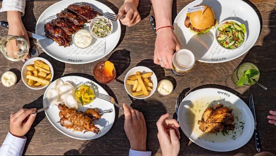 Café Maxwell food and drinks