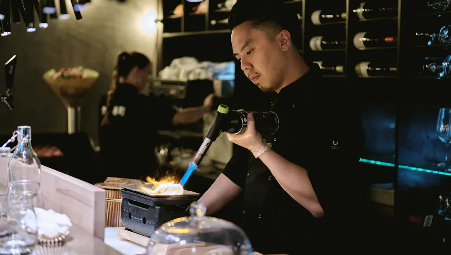 Ken Sushi chef at work