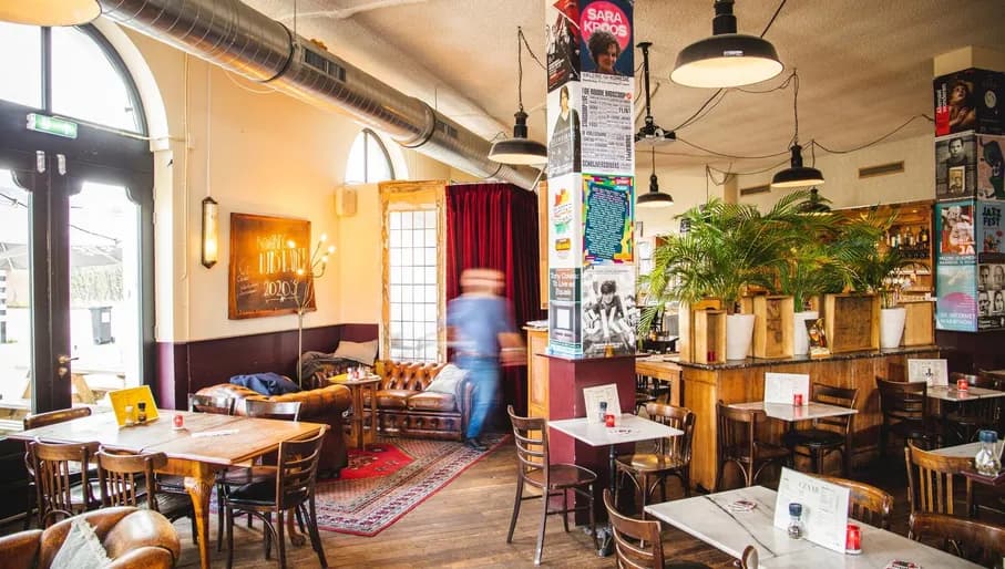 Café Czaar interior