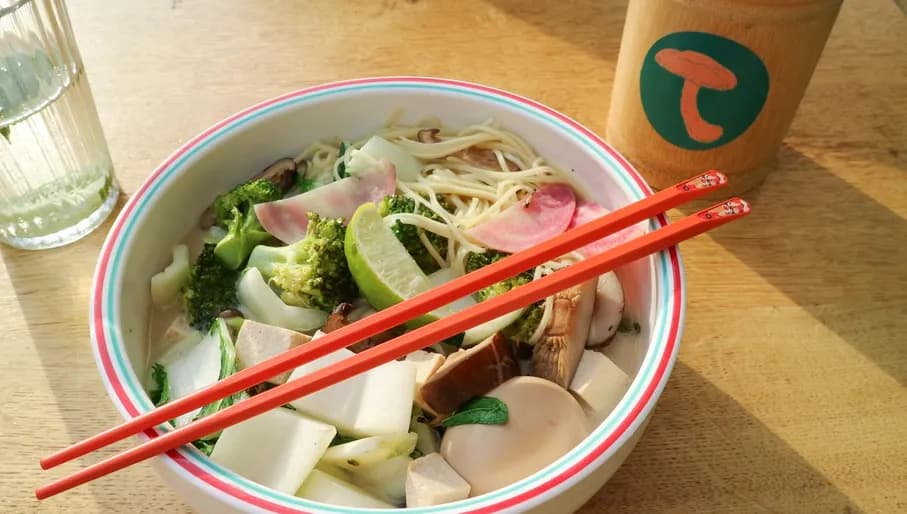 Mogu ramen kitchen in Bos en Lommer