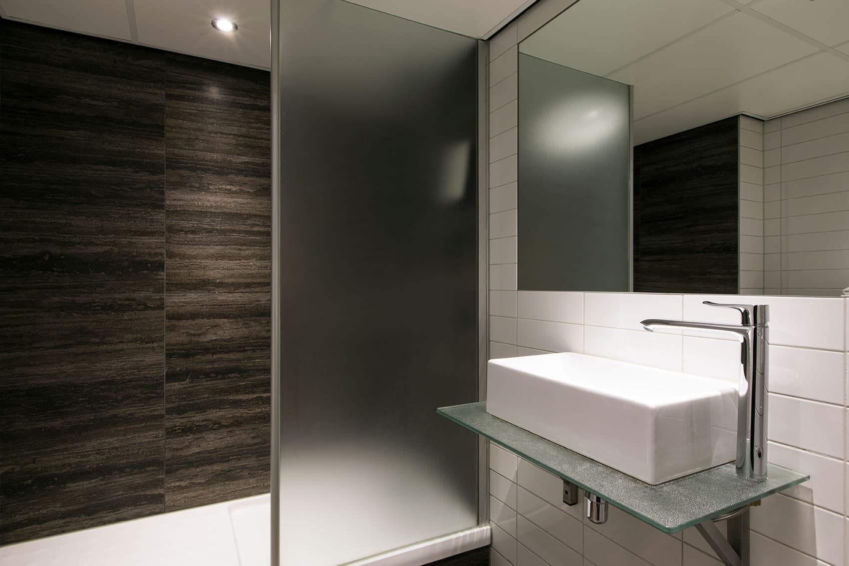 Small double badkamer