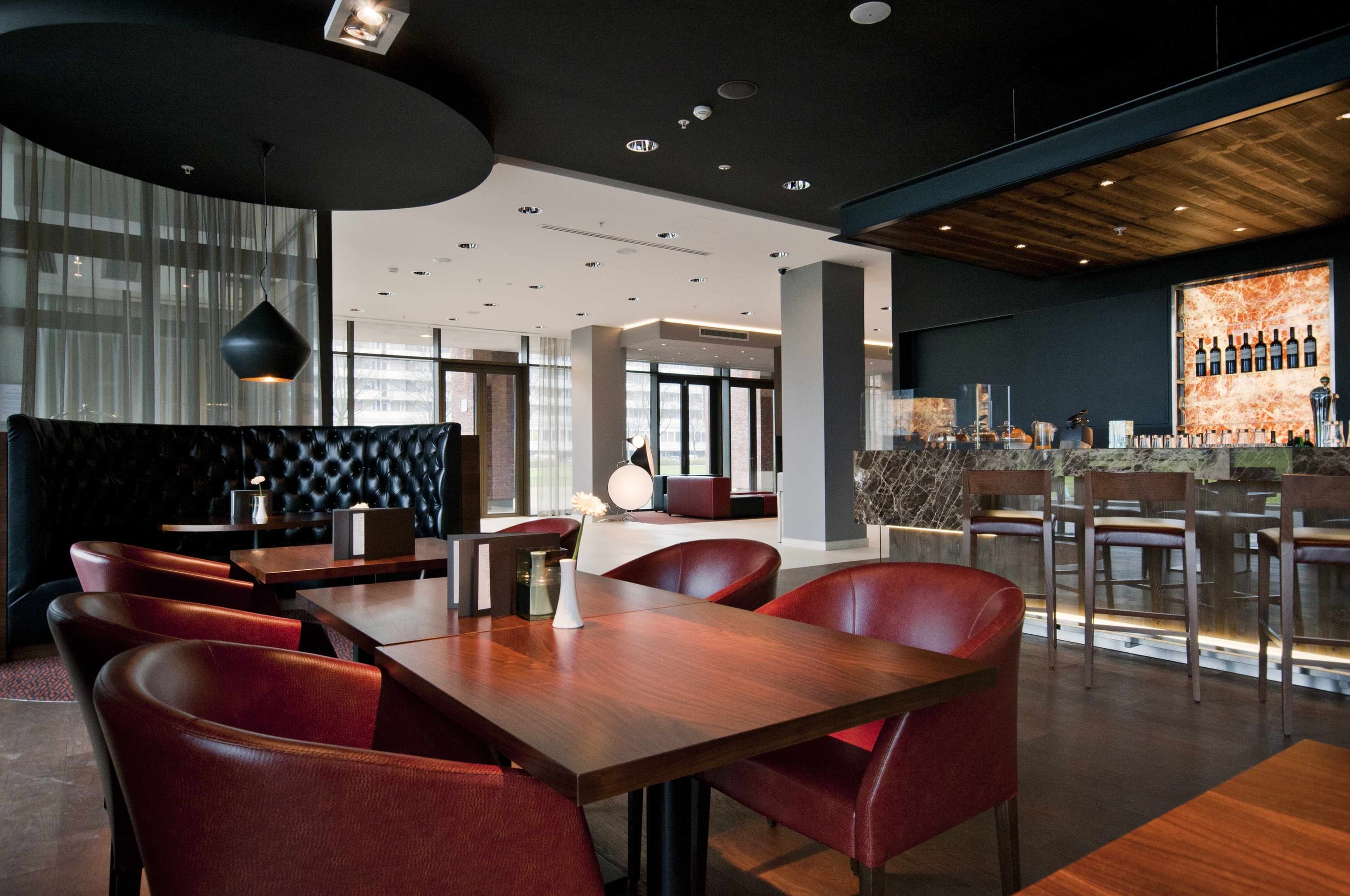 Manhattan Lounge Bar - Crowne Plaza Amsterdam - South