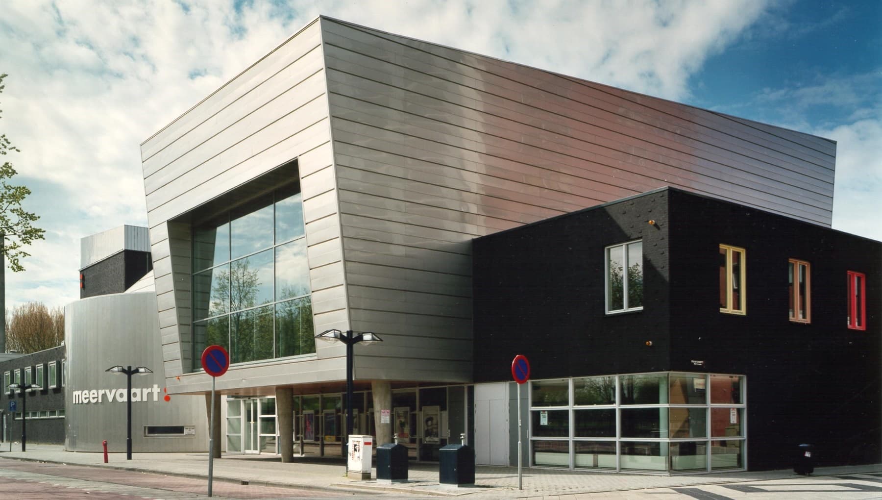 Theater de Meervaart - Hoofdingang