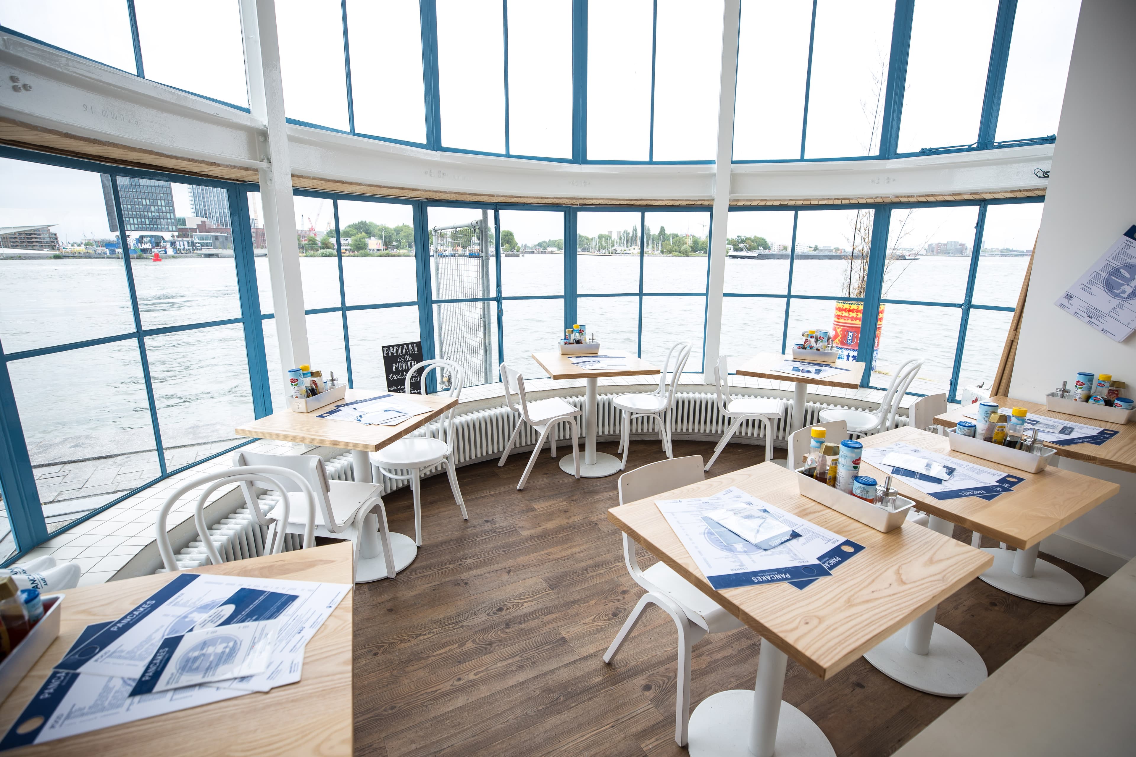 PANCAKES Amsterdam Aan 't IJ - inside