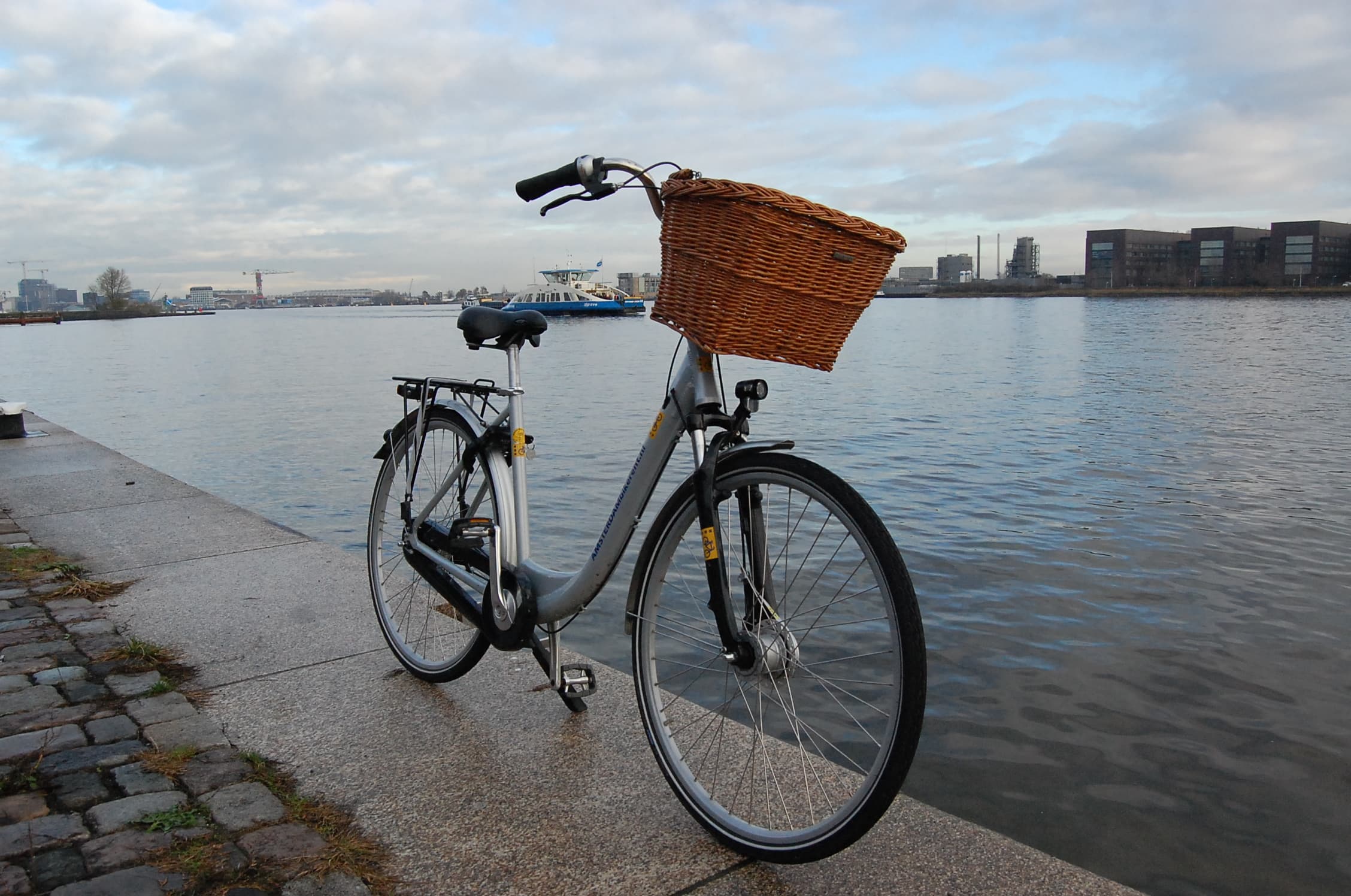 huurfiets met 7 versnellingen en voorhanging