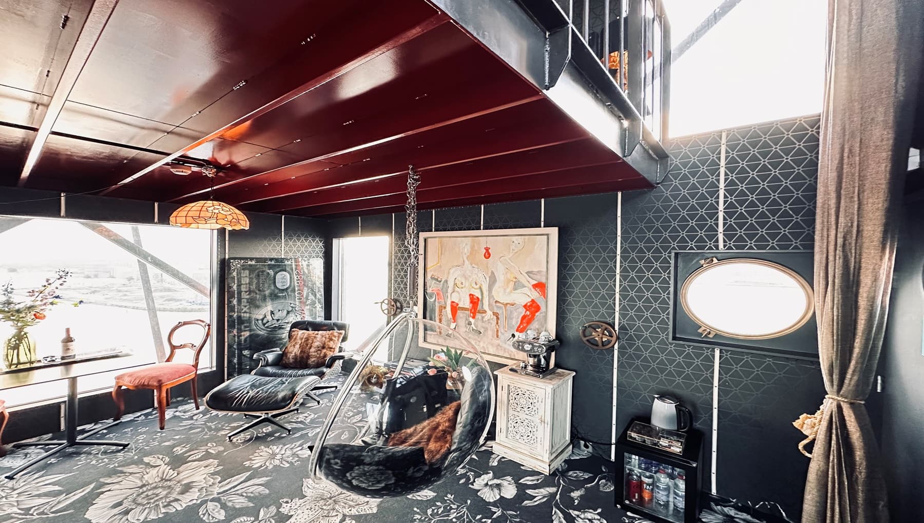 Faralda NDSM Crane Hotel