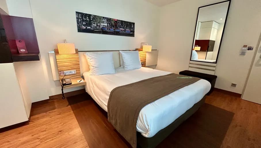 Wheelchair accessible room