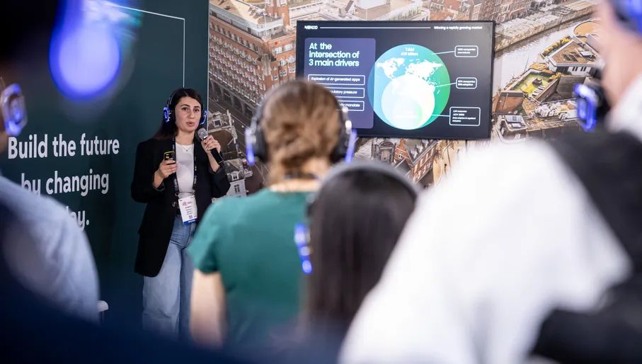 World Summit AI 2025 met wethouder Alexander Scholtes op het TAETS Park